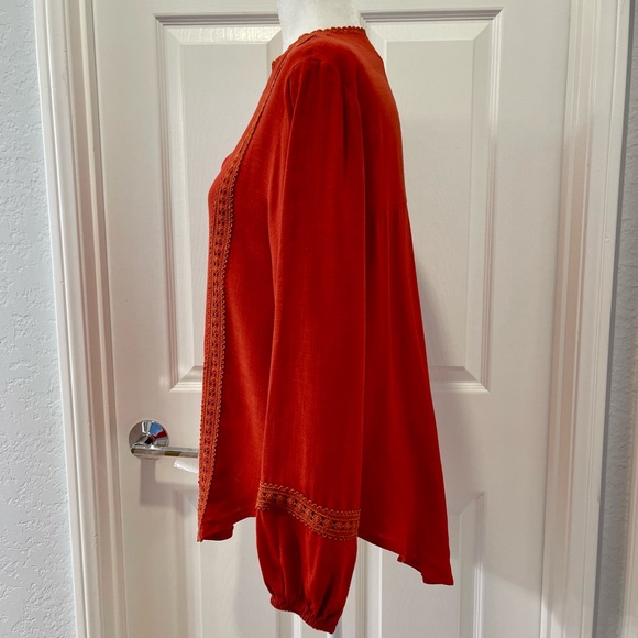 NWOT Amaryllis Puff Long Sleeves Crochet Embellished Top - Picture 5 of 10